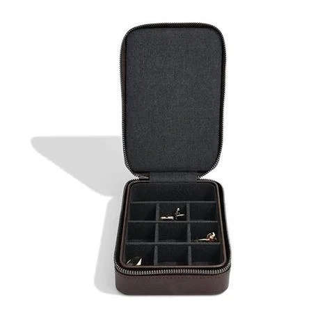 Oferta limitowana ETUI PODRÓŻNE NA SPINKI BRĄZOWE | STACKERS
