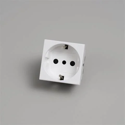 Szybka dostawa EU MODUŁ GNIAZDO POJEDYNCZE ITALIAN MULTI SOCKET TYPE F + L 45 MM WHITE | BUSTER + PUNCH