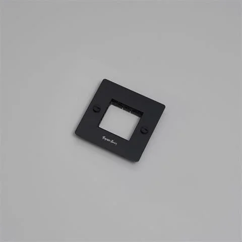 Hit sprzedaży EU RAMKA 1G WALL PLATEBLACK Z LOGO | BUSTER + PUNCH