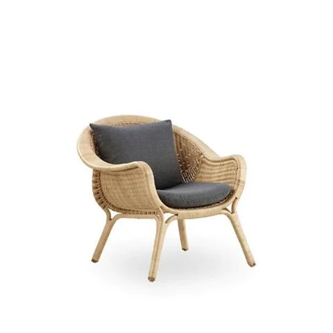 Niska cena FOTEL OGRODOWY MADAME NATURAL RATTAN Z PODUSZKAMI DARK GREY | SIKA DESIGN