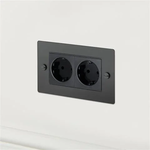 UK GNIAZDO WTYKOWE 2G EURO PLUG SOCKET BLACK | BUSTER + PUNCH Ograniczona ilość
